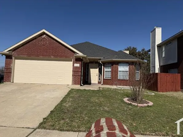 5644 Indian Hill Dr, Arlington, TX 76018