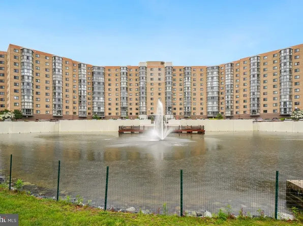 3330 N Leisure World Blvd #5-216, Silver Spring, MD 20906