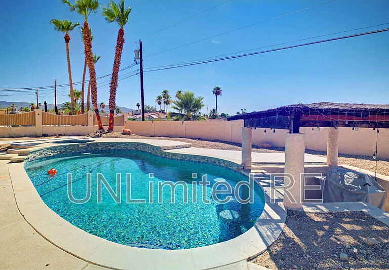 304 Acoma Blvd S — Photo 7