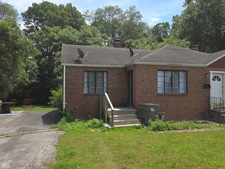 73 W Westfield Blvd — Photo 1