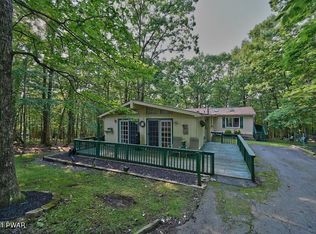 115 Pebble Rock Rd, Lackawaxen, PA 18435