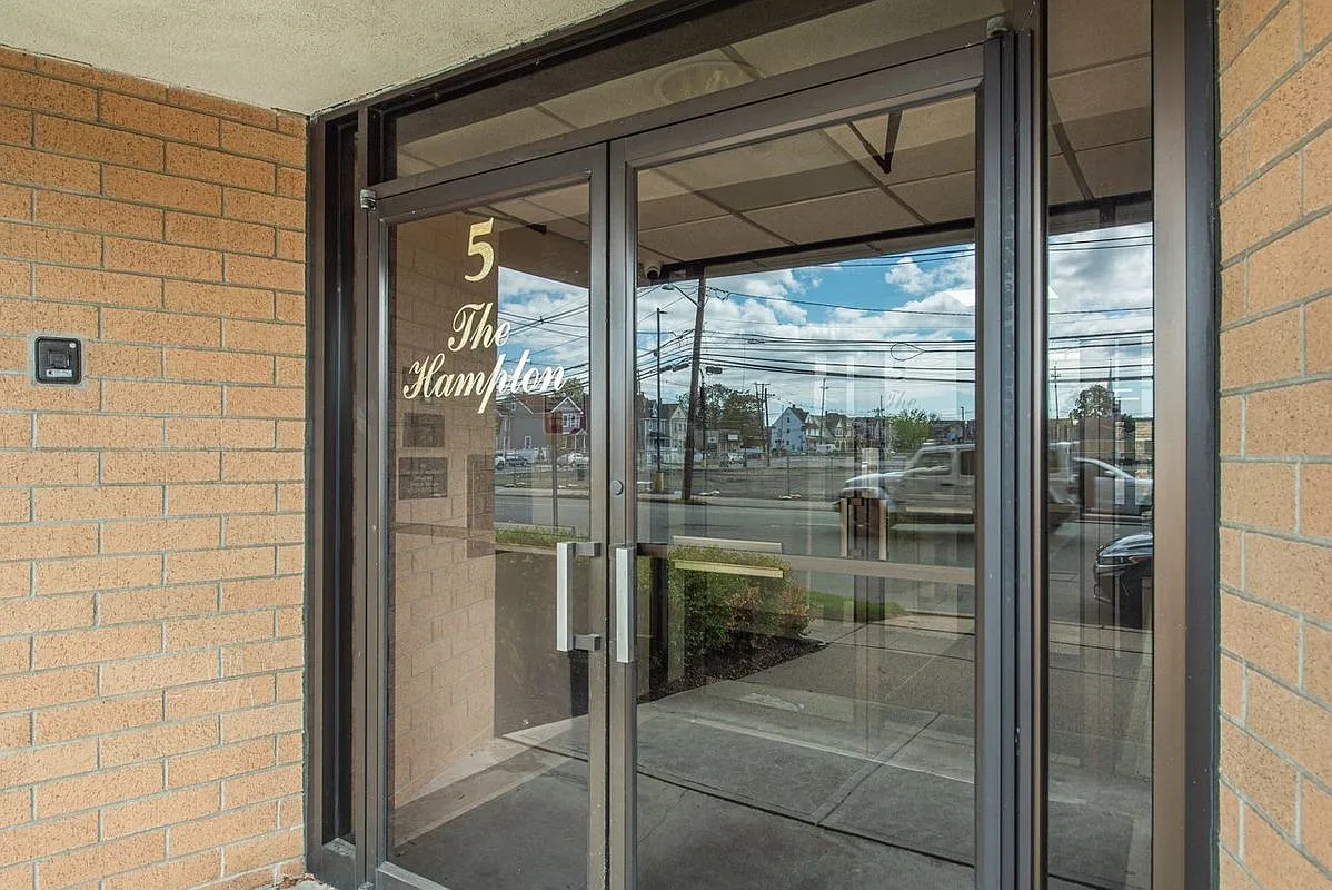 1 bed, 1.0 bath, 700 sqft, $2,150 — Photo 3