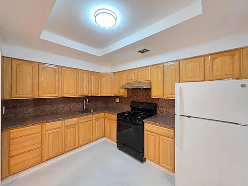 2605 Benson Ave Photo 1