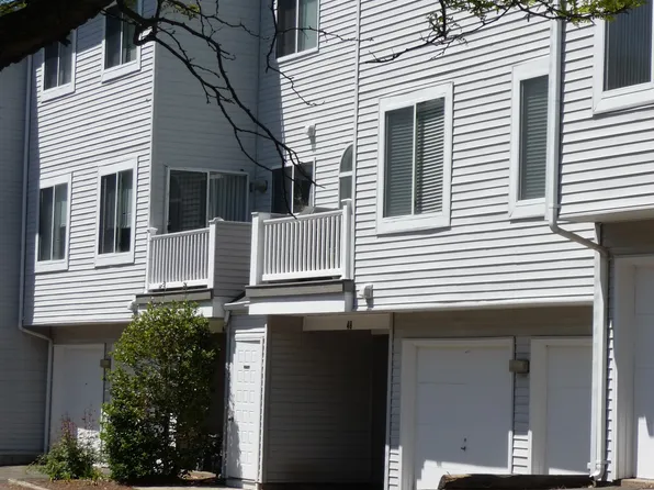 49 Staffordshire Commons Dr, Wallingford, CT 06492