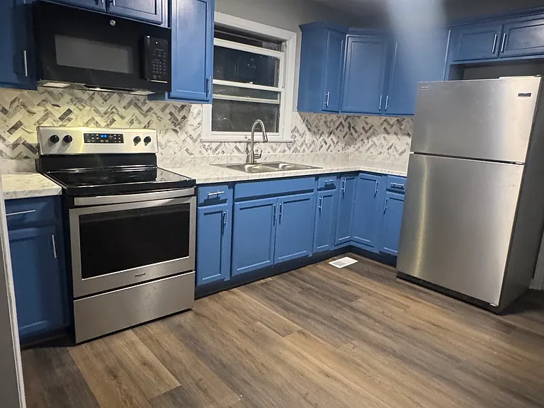 803 Cambridge St — Photo 11