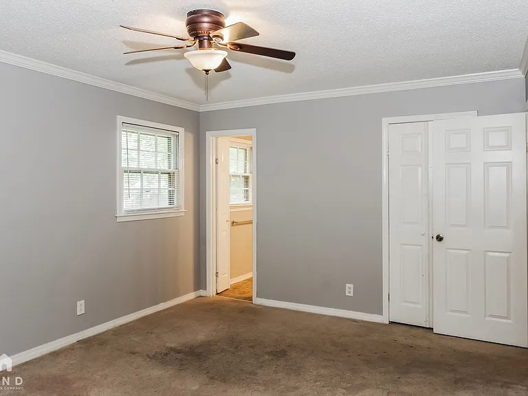 11313 Mountaincrest Dr SE — Photo 17