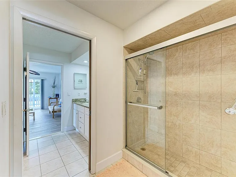 405 Bayside Ln — Photo 35