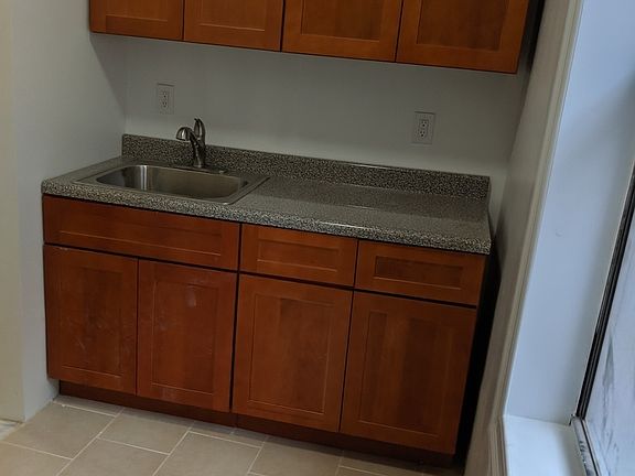 4th image of 162 E 19th St APT 10