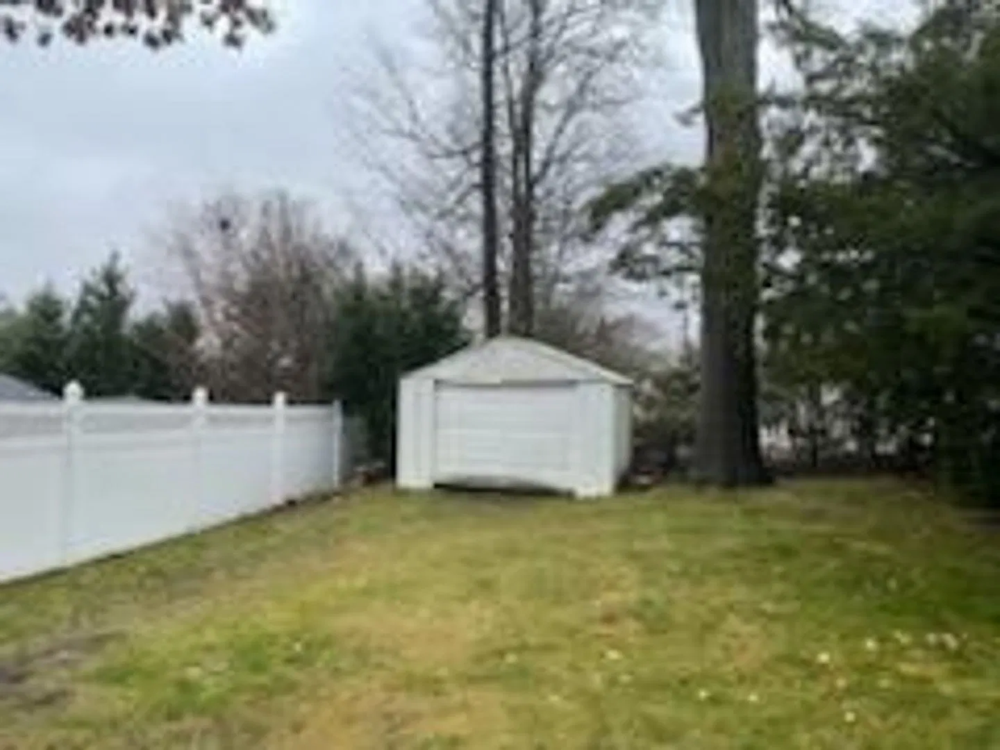 Spacious 4-Bedroom Home with 2.5 Baths for Rent — Photo 1