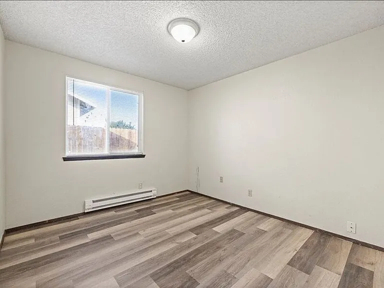 3276 W 9th Ct — Photo 10