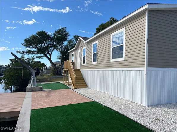 5109 Flamingo Dr, Saint James City, FL 33956