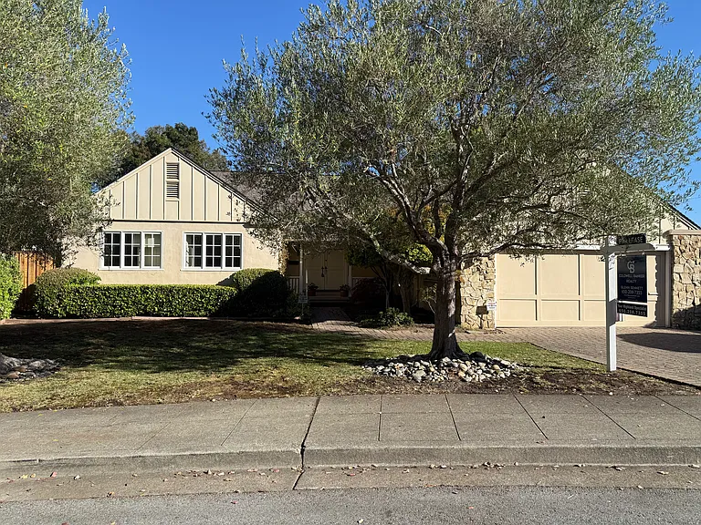 1204 Laurel Hill Dr — Photo 1