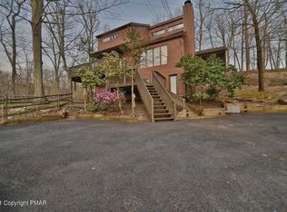 109 Durham Dr, Bushkill, PA 18324