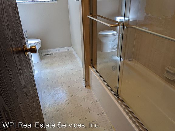 3rd image of 14659 NE 179th St
