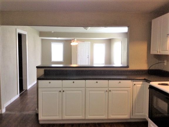 3rd image of 413 Avenue F