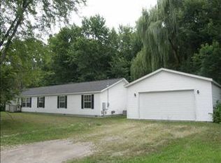 424 E North St, Saint Charles, MI 48655