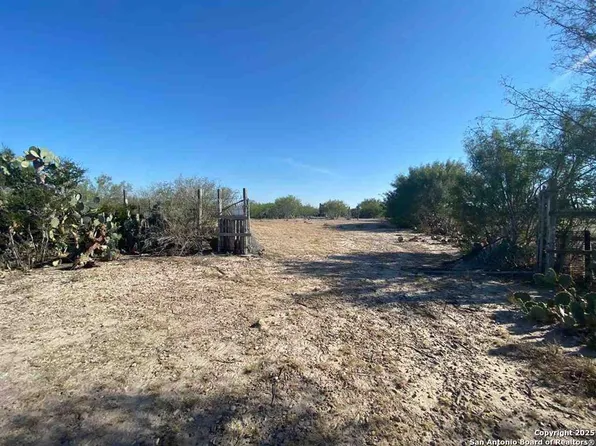 1 ACRE LOT 137 Don Chema Rd LOT TRACT, Laredo, TX 78043