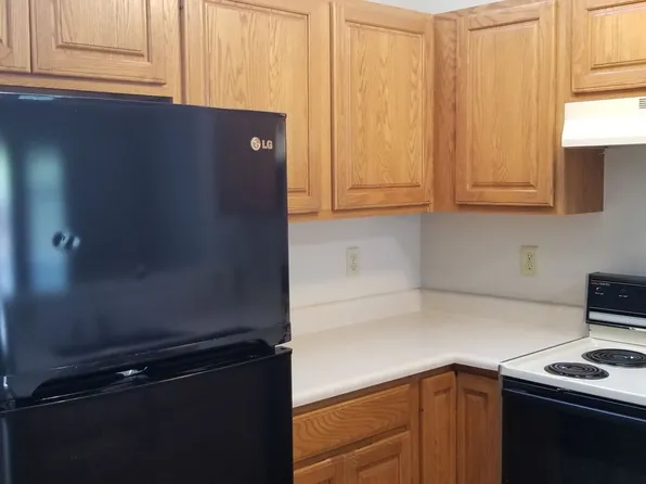 921 W 20th Street, 921 W 20th St APT 3, Cedar Falls, IA 50613