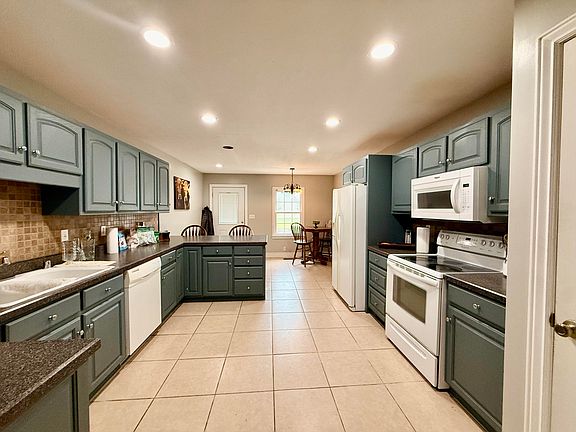 4th image of 151 Tanna Shae Ln