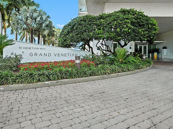 5th image of 10 Venetian Way APT 605