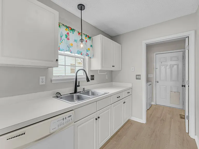 479 Cessna Ave — Photo 13