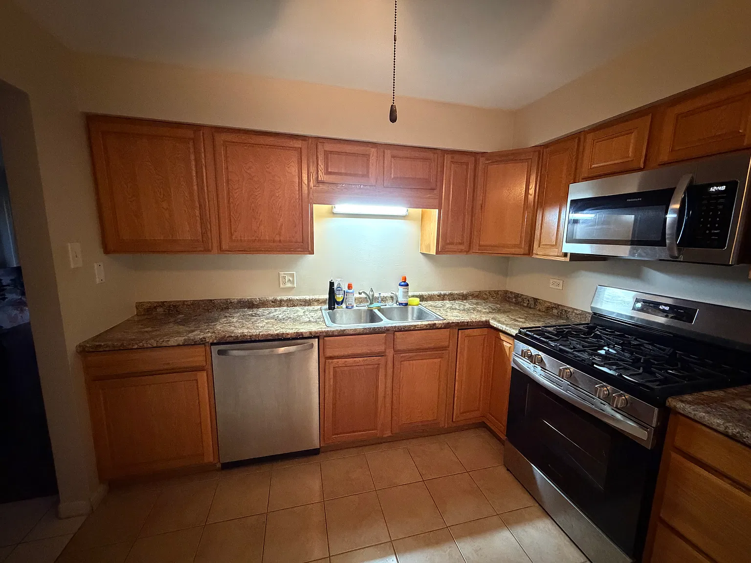673 E Fullerton Ave — Photo 3