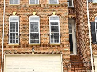 9238 Point Replete Dr, Fort Belvoir, VA 22060