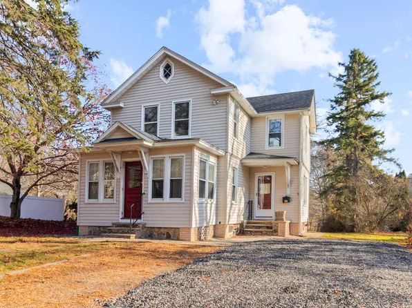 77 High Street, Clinton, CT 06413