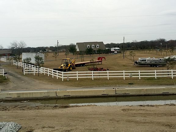 3rd image of 211 N McLennan Dr