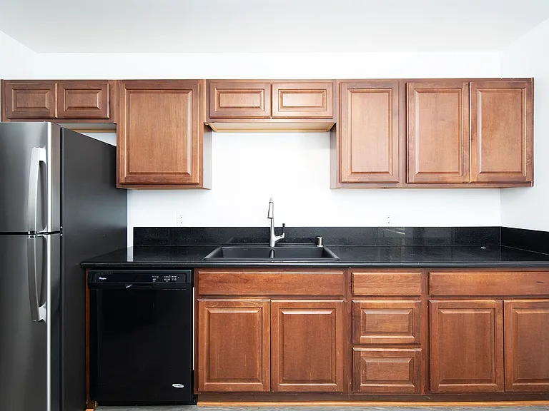 1534-1540 1/2 Diamond Street — Photo 3