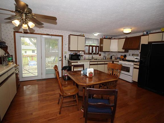 3rd image of 1139 Fletcher Dr