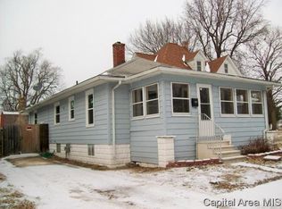 413 E Adams St, Taylorville, IL 62568