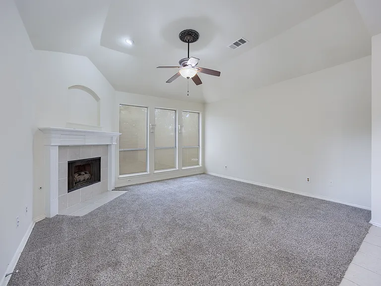 6609 Amesbury Ln — Photo 4