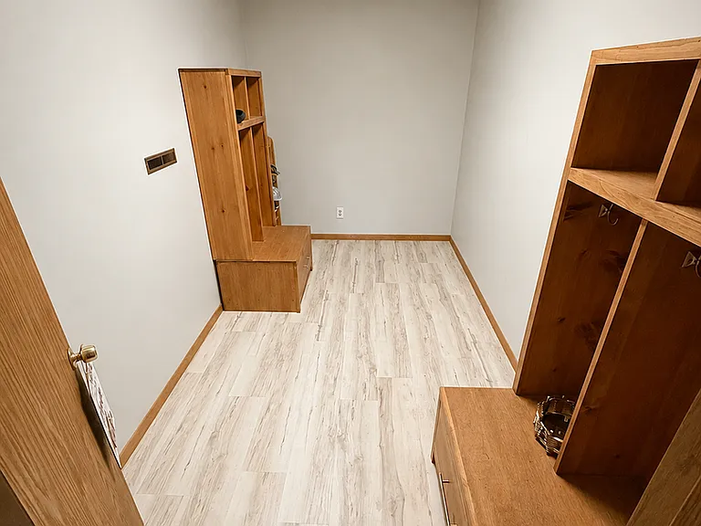614 Pine St — Photo 11