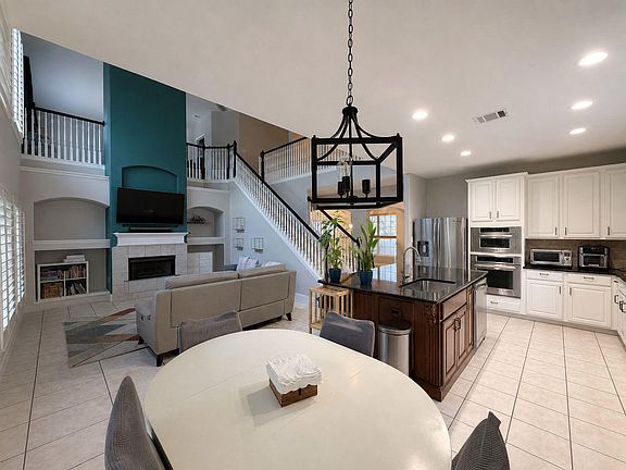 3rd image of 2536 Crenshaw Dr