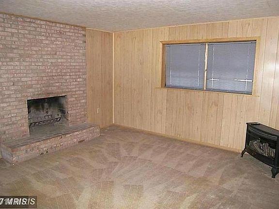 4th image of 210 Taylor St