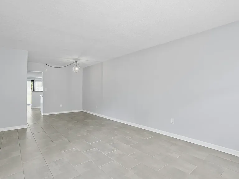 4920 Locust St NE #115 — Photo 5