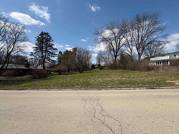 5th image of 2520 Driftwood Ln