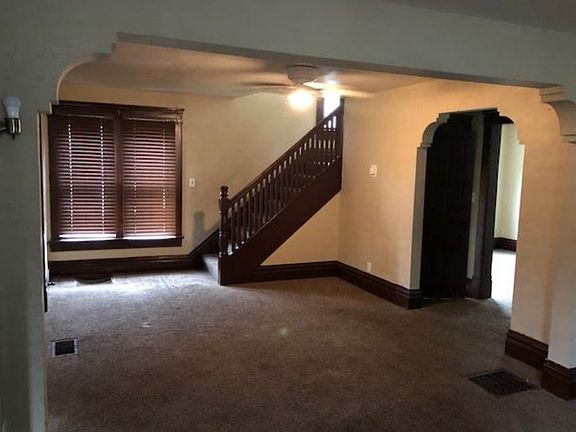 3rd image of 466 Windsor St