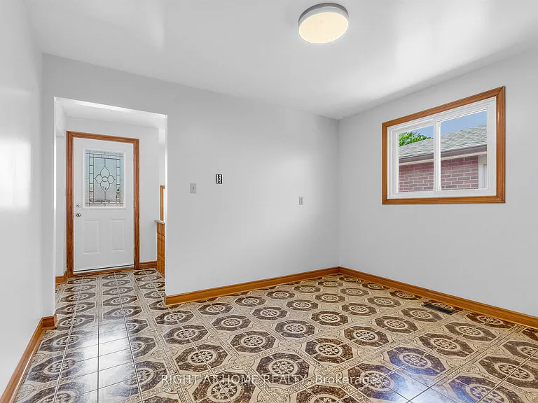 33 Arthur Griffith Dr #A — Photo 17