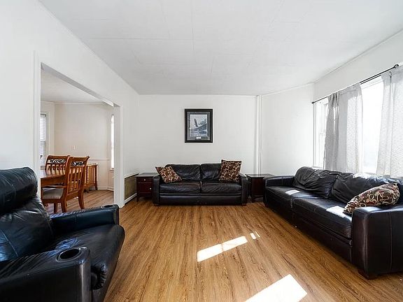 4th image of 97 Bennett Ave Floor 1