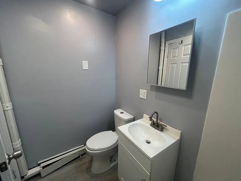 199 E Main St #4 — Photo 9