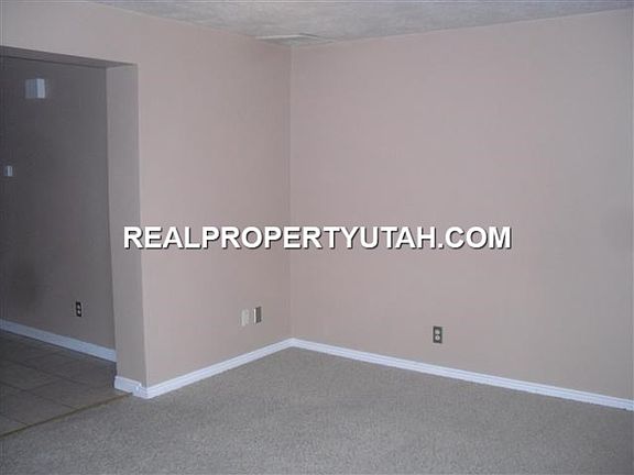 3524 living room_09182014