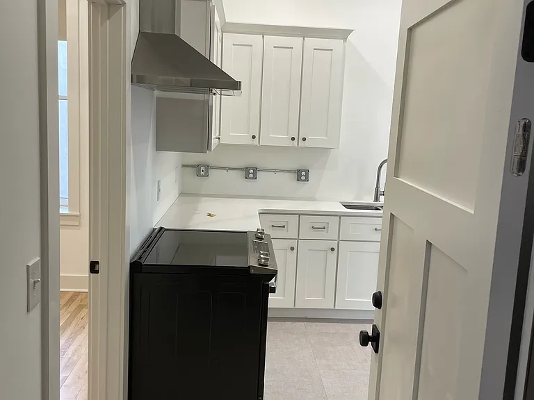 128 W Ash St #4 — Photo 5
