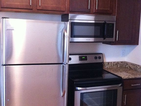 5th image of 416 N 33rd St #2