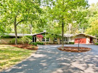 385 Maplewood Dr, Barrington, IL