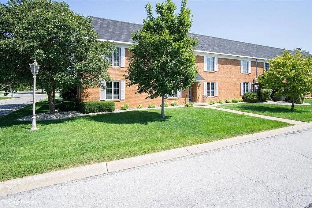 1724 Camellia Dr — Photo 3