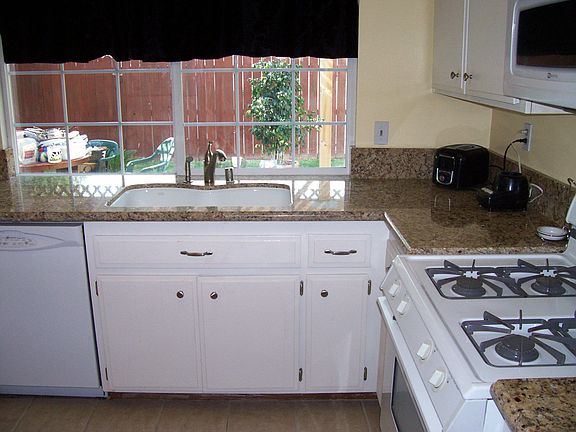 5th image of 1822 S Bonita Ave