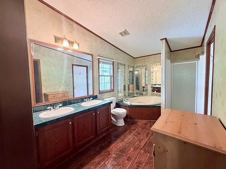 3081 Highway 81 S — Photo 16