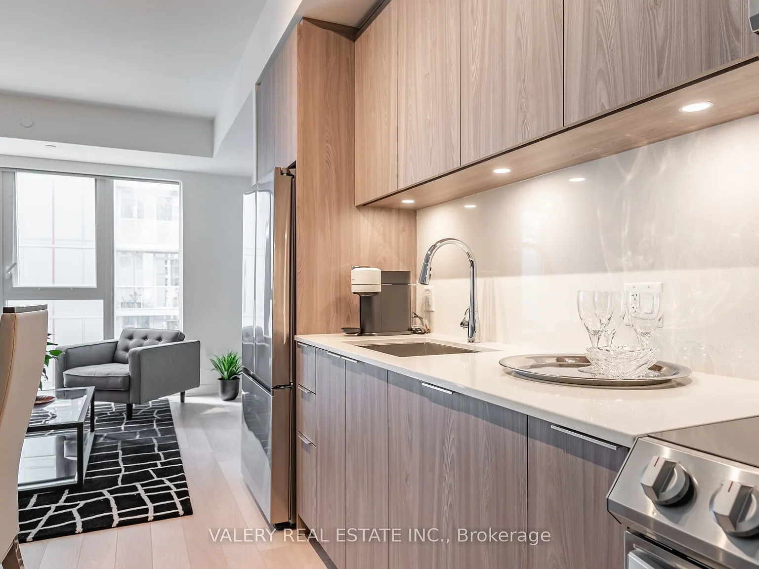 3 bed, $4,800 — Photo 2